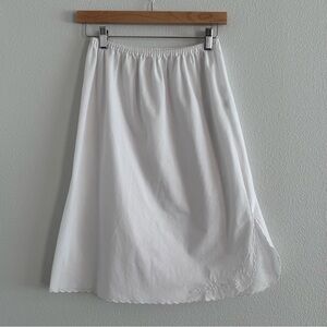 80’s Vintage | Erika Taylor | White Cotton Scalloped Embroidered Skirt | Size L